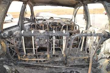 Cinco vehículos calcinados un incendio intencionado en un solar de El Ejido-Telde/TA.